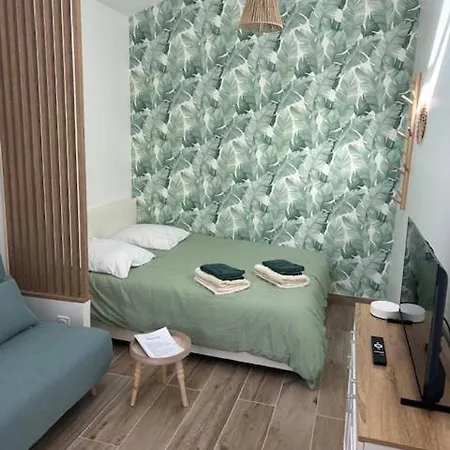 36 Apartment *